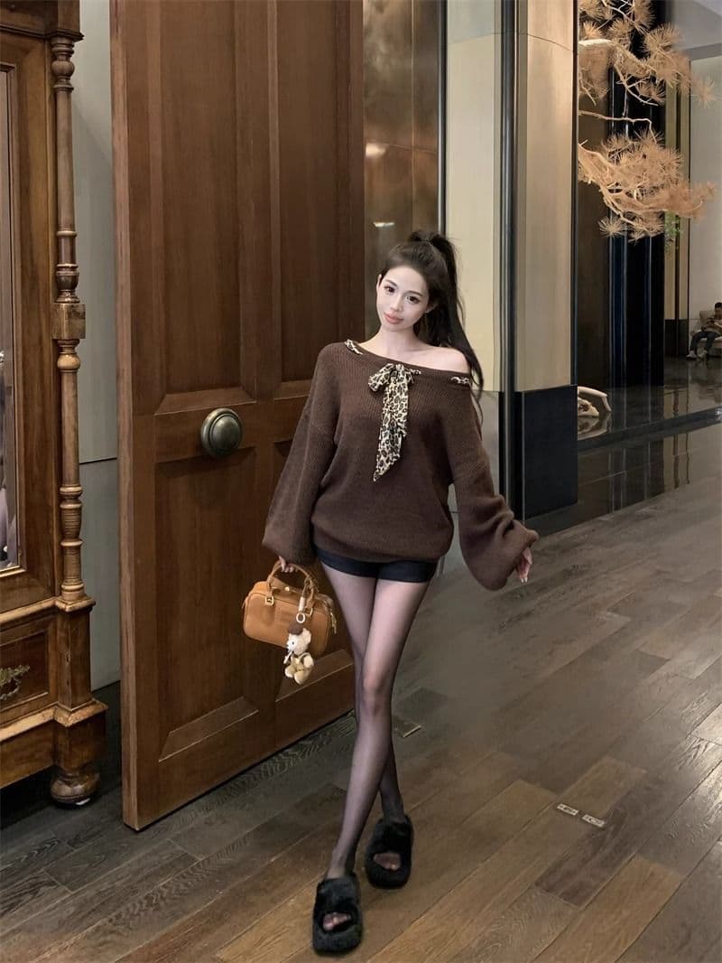 비스듬한 칼라 오프숄더 풀오버 스웨터 여자 가을 겨울 긴팔 니트 스웨터 레오파드 무늬 레이스업 느긋한 바람 루즈핏 캐주얼 맨위 상세 이미지 1