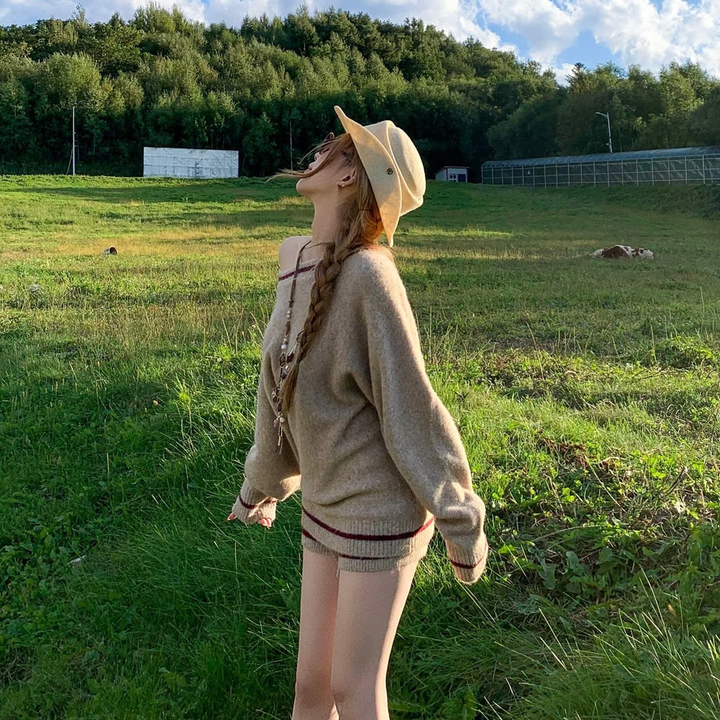 레트로 부드러운 바람 자이언트 잘 생긴 ~ 중 비스듬한 어깨 의류 반바지 투피스 슈트 품격 전체 집합 착용 가져 가라. 2026 가을 이미지 4