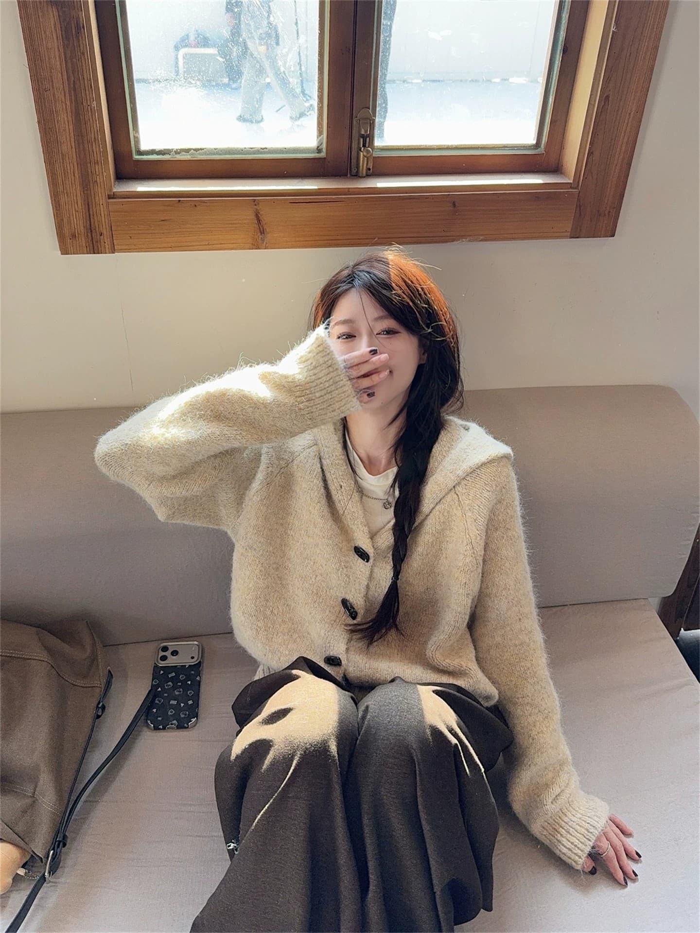 자이언트 잘 생긴 ~ 중 miu 부서 기타 꽃 회색 후드 스웨터 여성 코트 깊은 겨울 보온 소뿔 버클 니트 오픈 가디건 여성 상세 이미지 1