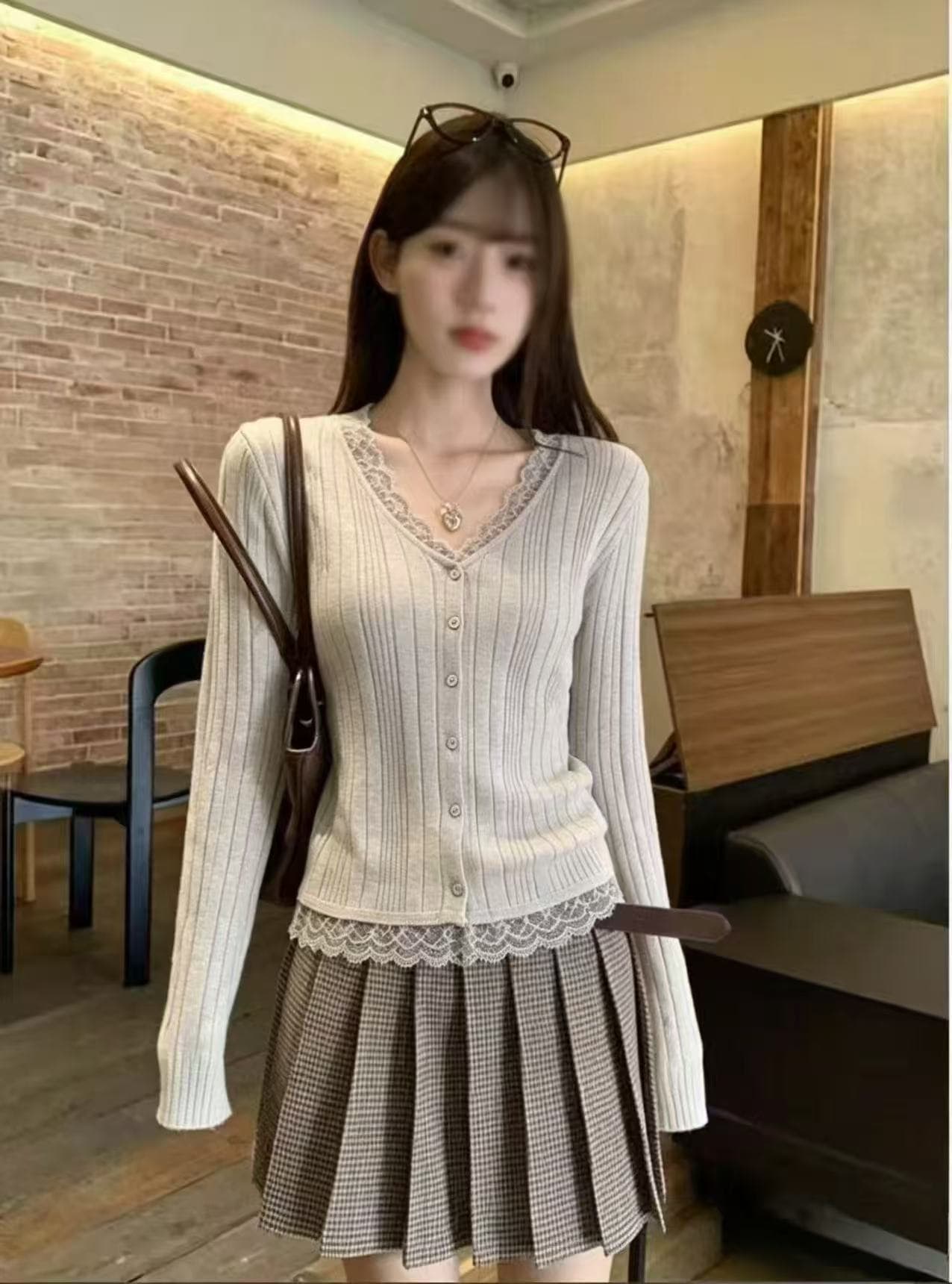 이른 가을 새로운 유럽 상품 디자인 센스 거친 가장자리 V넥 단추 니트 오픈 가디건 슬림해 보이는 고급 센스 여성 상세 이미지 14