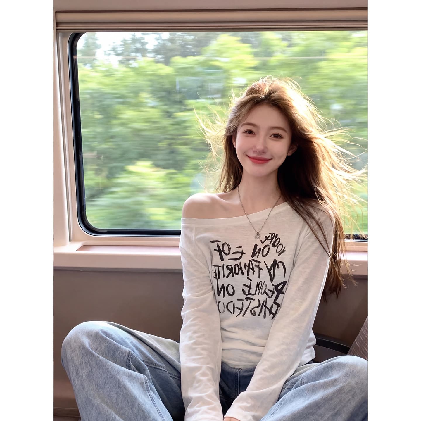 가을 새로운 아메리칸 핫걸 프린트 비스듬한 어깨 슬림해 보이는 긴팔 티셔츠 맨위