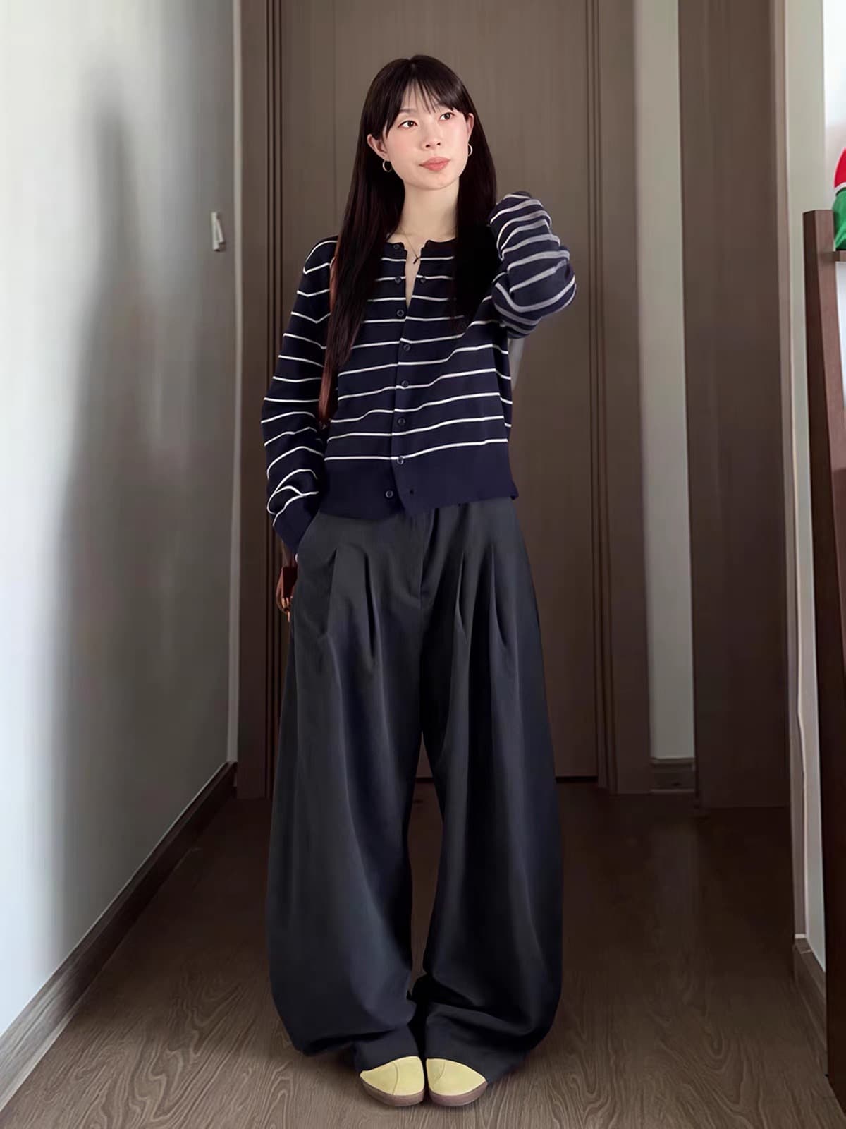 가을 겨울 후드 스트라이프 스웨터 여자 루즈핏 외출용 디자인 센스 작은 대중 맨위 루즈핏 느긋한 일본식 니트 스웨터 이미지 2