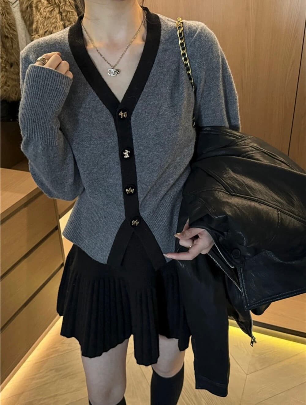 작은 샤넬 스타일 배색 V넥 양모 니트 오픈 가디건 여성 2026 새로운 가을 슬림해 보이는 스웨터 코트 다용도 맨위 이미지 3