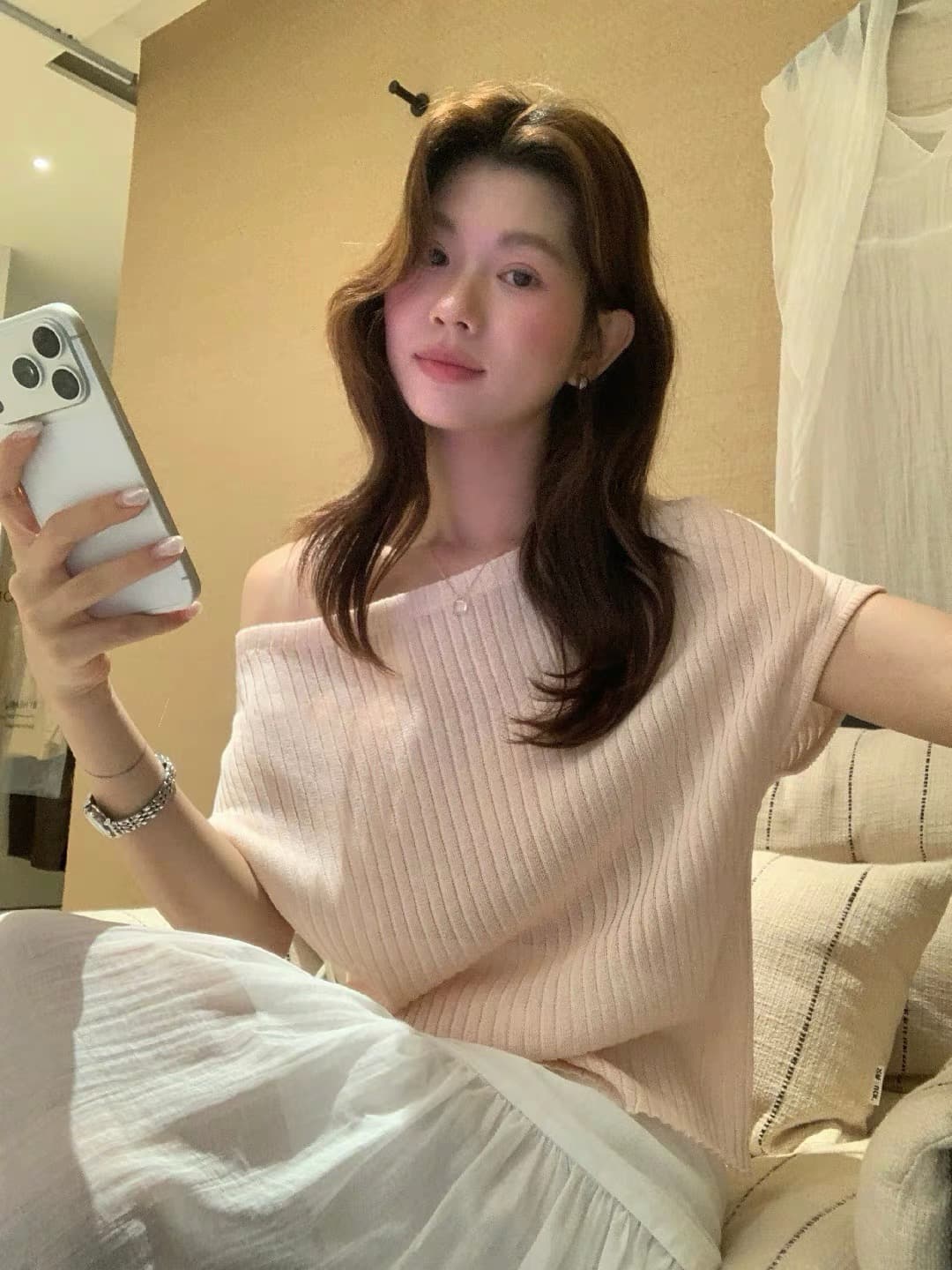 핑크색 세로 줄무늬 비스듬한 어깨 니트 반팔 티셔츠 여성 여름 프랑스식 오프숄더 2026 Chic 매우 요정 ~ 중 맨위 이미지 4
