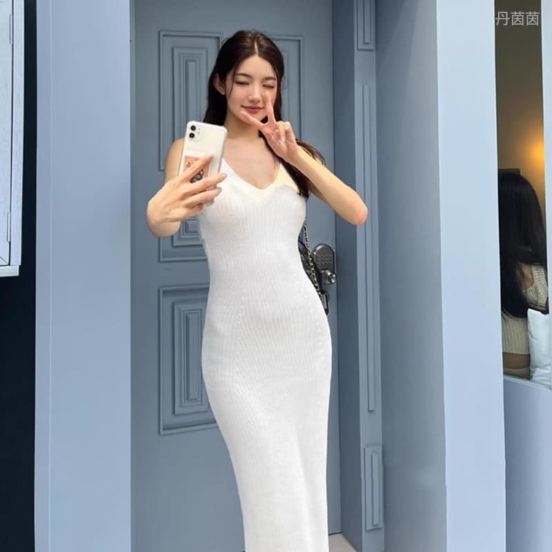 한국 품격 로얄 자매 V넥 슬립 얼음 실크 드레스 심장 기계 나이트 클럽 핫걸 섹시함 백리스 ol 타이트 스커트 롱 스커트 이미지 4