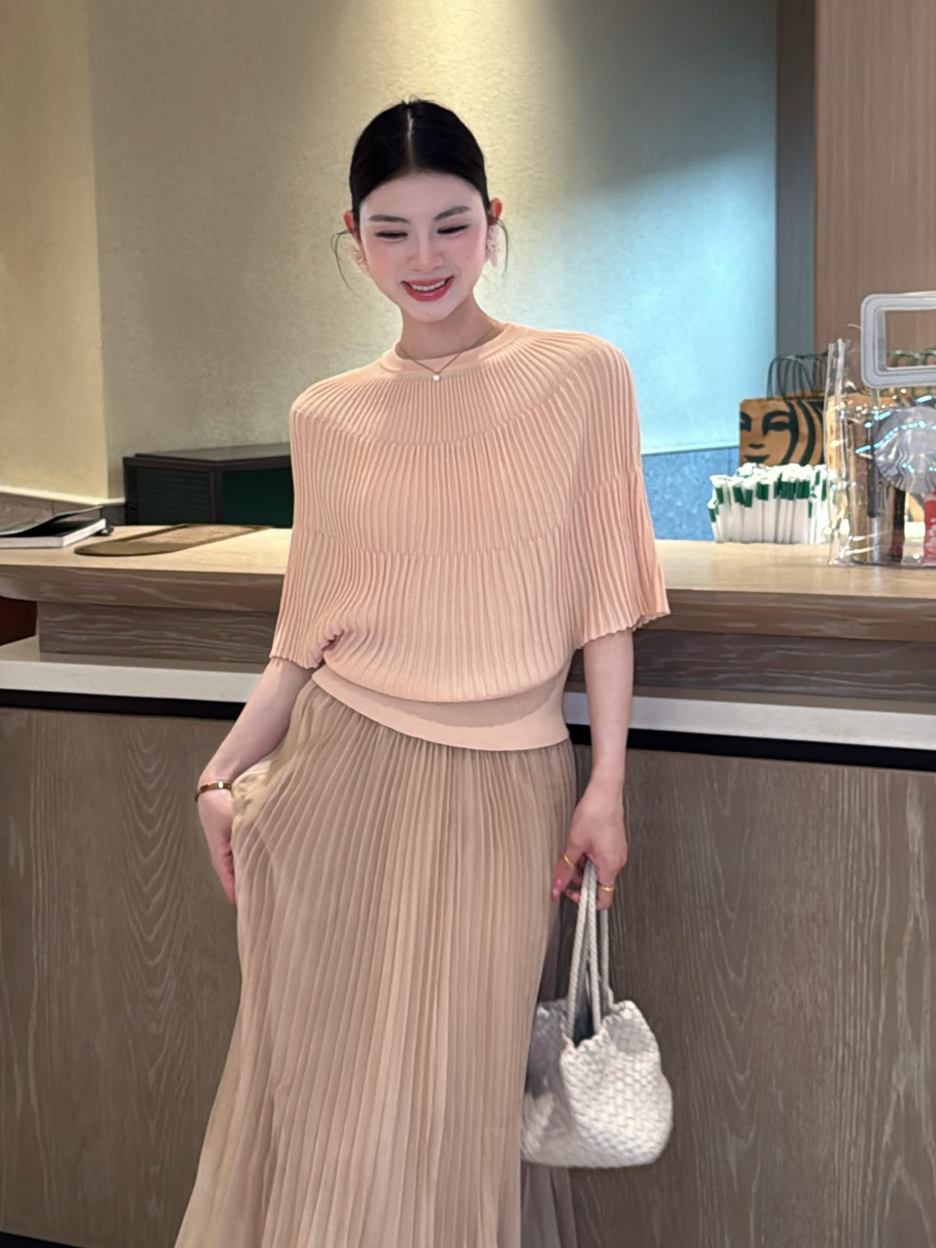있음 도착 리 후이 하나 여름 고급 한 부서 품격 패션 슬림해 보이는 표지 고기 플리츠 단색 얼음 센스 맨위 상세 이미지 1