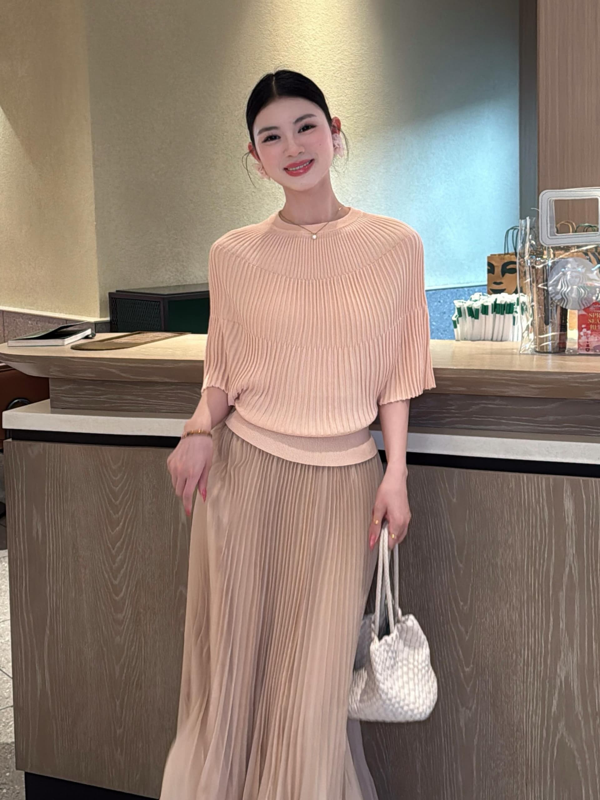 있음 도착 리 후이 하나 여름 고급 한 부서 품격 패션 슬림해 보이는 표지 고기 플리츠 단색 얼음 센스 맨위 상세 이미지 4
