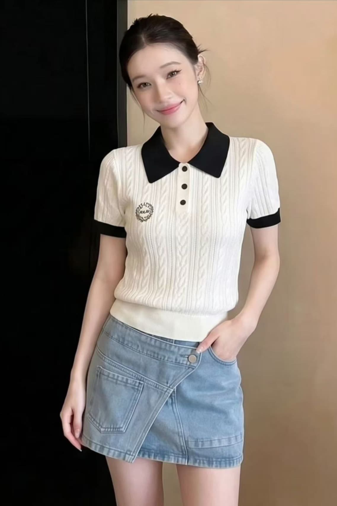한 부서 배색 POLO 칼라 반팔 니트 스웨터 여성 의류 2026 여름 새로운 꽈배기 자수 몸매 가꾸기 화이트 맨위 상세 이미지 3