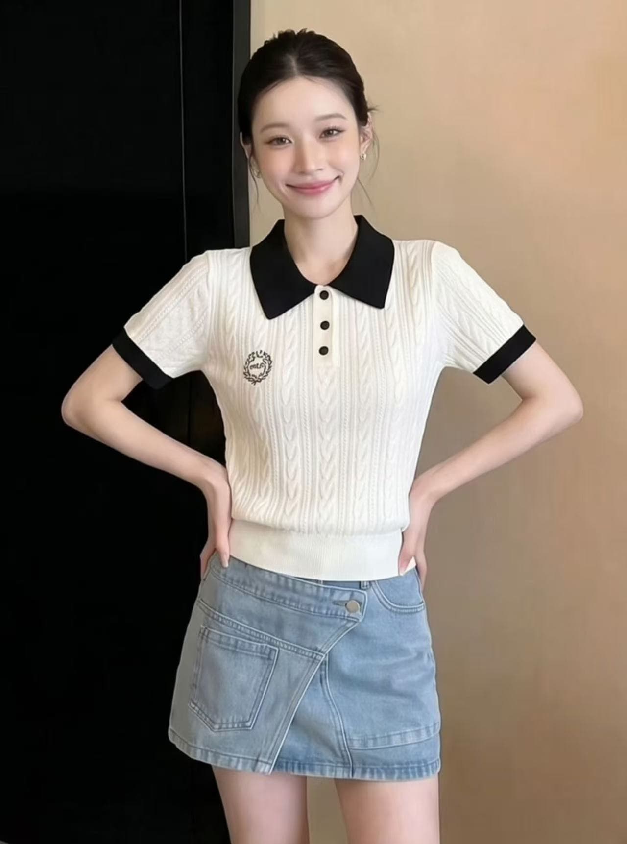 한 부서 배색 POLO 칼라 반팔 니트 스웨터 여성 의류 2026 여름 새로운 꽈배기 자수 몸매 가꾸기 화이트 맨위 상세 이미지 4
