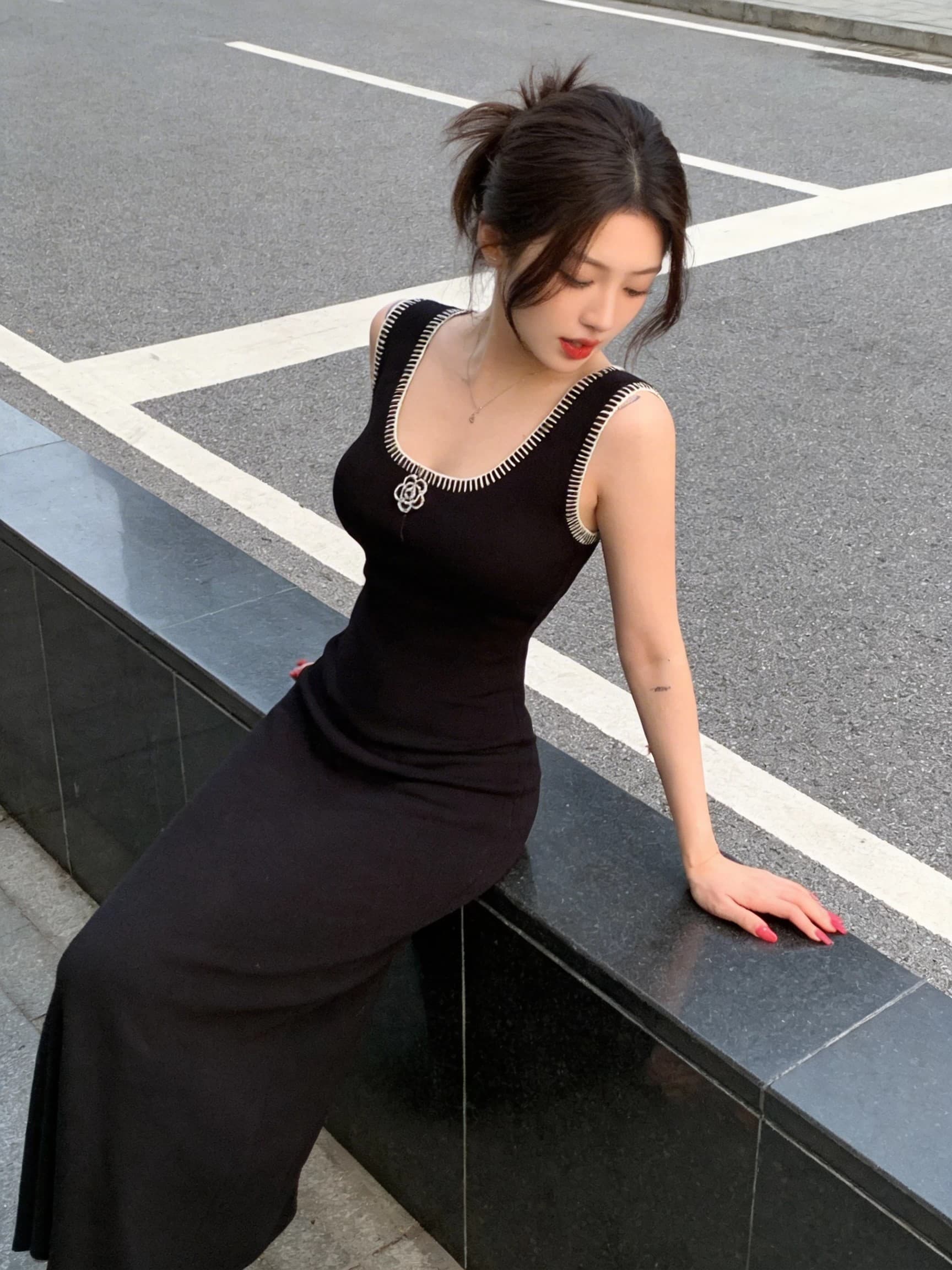 빛 요리 한 로얄 자매 바람 검정색 동백 나무 민소매 니트 여성 드레스 여름 품격 고급 센스 허리 수축 품격 롱 스커트 상세 이미지 4