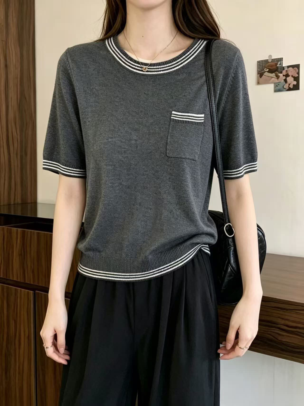 한 부서 미니멀리즘 배색 라운드 넥 디자인 센스 니트 티셔츠 여성 여름 캐주얼 다용도 슬림해 보이는 반팔 인사이드 잡아라. 의류 상세 이미지 8