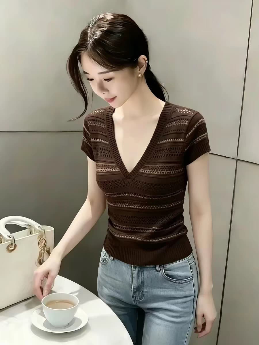 고급 사소한 레트로 커피 색상 V넥 반팔 티셔츠 여성 여름 외국 가스 허리 수축 슬림해 보이는 얼음 실크 니트 작은 셔츠 맨위 이미지 2