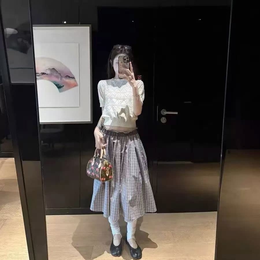 닝 부문 라운드 넥 홀로우 아웃 스트랩 반팔 니트 스웨터 여성 여름 한 부서 루즈핏 슬림해 보이는 쇼트 스타일 허리 수축 티셔츠 맨위 상세 이미지 2