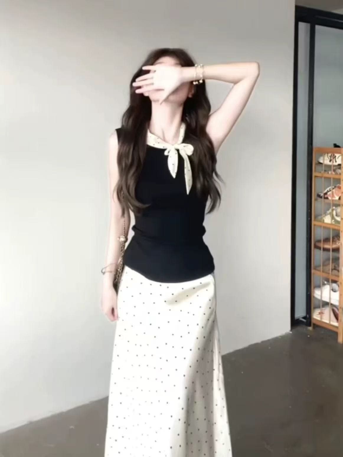 프랑스식 그는 벤 바람 나비 매듭 민소매 조끼 여성 여름 순수한 욕망 바람 섹시함 몸매 가꾸기 차가운 매운맛 chic 검정색 맨위 상세 이미지 1
