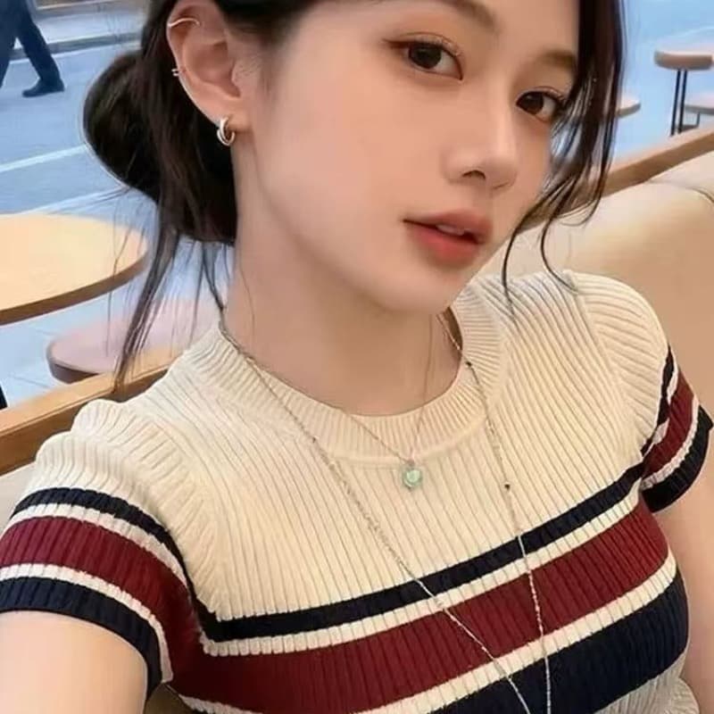 고풍 배색 스트라이프 반팔 니트 스웨터 여성 여름 몸매 가꾸기 슬림해 보이는 라운드 넥 다용도 만나는 티셔츠 맨위 상세 이미지 5