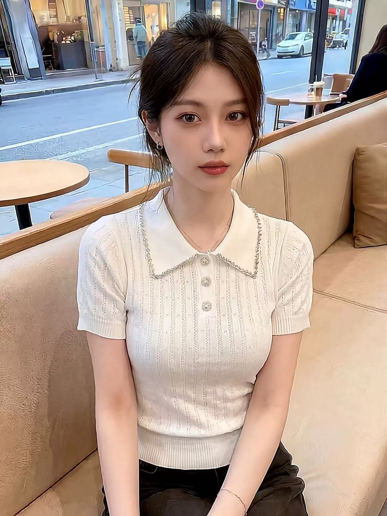 부드러운 파란색 작은 샤넬 스타일 다이아몬드 세팅 POLO 칼라 반팔 티셔츠 여성 봄 여름 새로운 잘 생긴 얼음 실크 니트 스웨터 맨위 상세 이미지 3