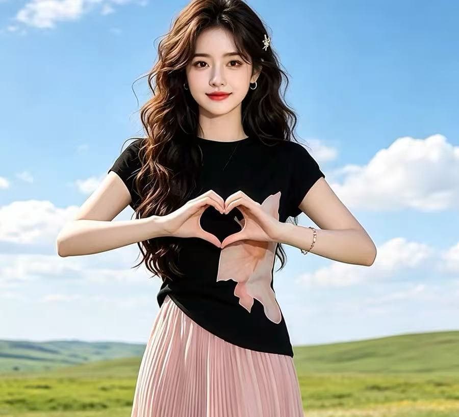 수채화 꽃 반팔 니트 스웨터 여성 여름 새로운 디자인 센스 검정색 몸매 가꾸기 슬림해 보이는 다용도 작은 대중 맨위 트렌디