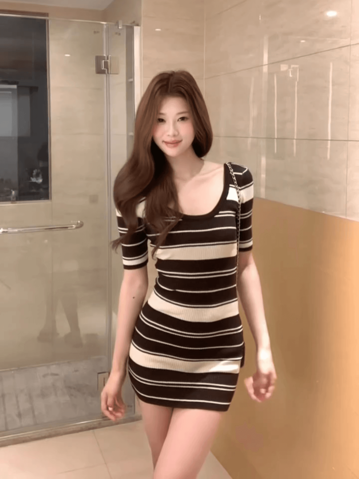한 부서 스트라이프 배색 u 칼라 니트 드레스 2026 여름 새로운 백리스 몸매 가꾸기 허리 수축 ol 타이트 스커트 상세 이미지 4