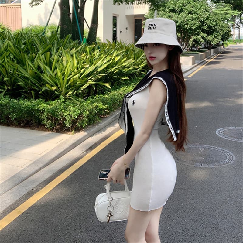 프랑스식 부드러운 바람 미니멀리즘 화이트 타이트 스커트 쇼트 스타일 조끼 니트 드레스 코디 숄 여름 드레스 두 조각 여성 세트 이미지 4
