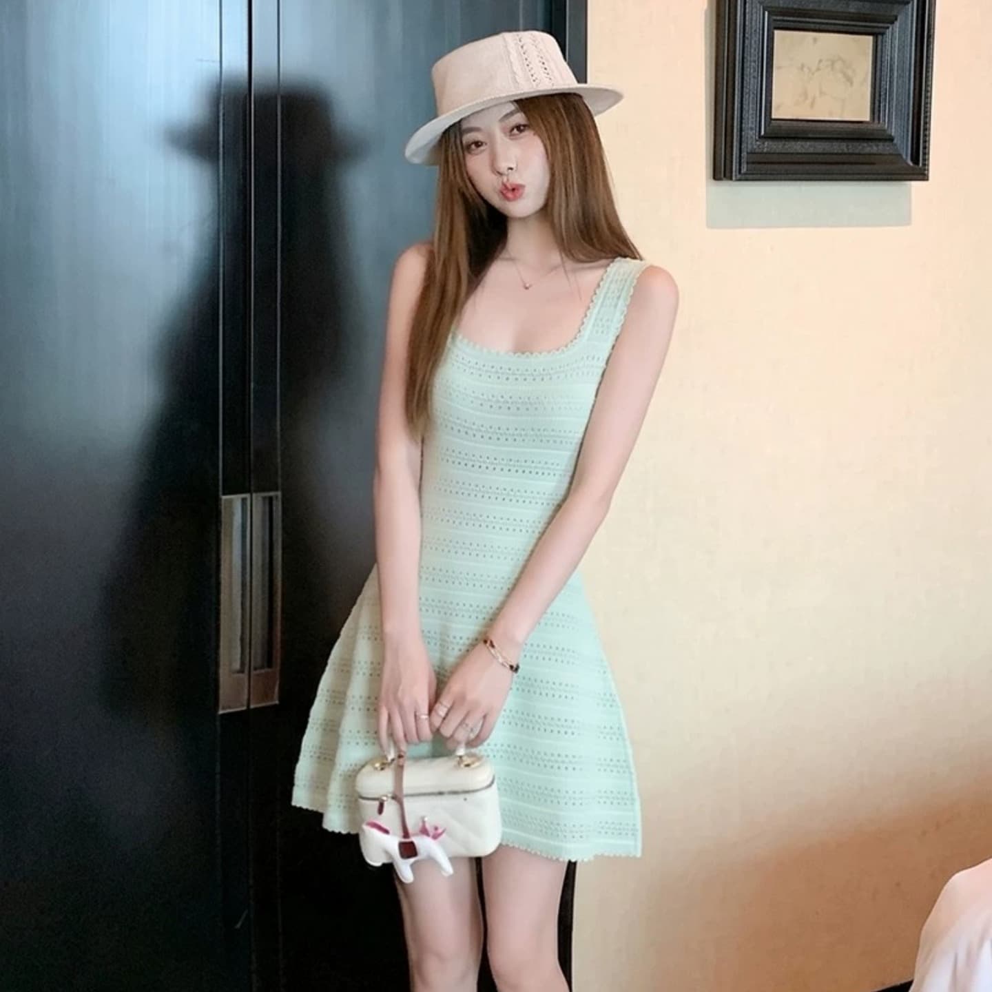 2026 한 부서 녹색 u 칼라 홀로우 아웃 민소매 조끼 여성 드레스 여름 허리 수축 슬림해 보이는 한 마디 미니 스커트