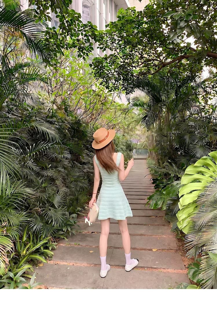 2026 한 부서 녹색 u 칼라 홀로우 아웃 민소매 조끼 여성 드레스 여름 허리 수축 슬림해 보이는 한 마디 미니 스커트 상세 이미지 7