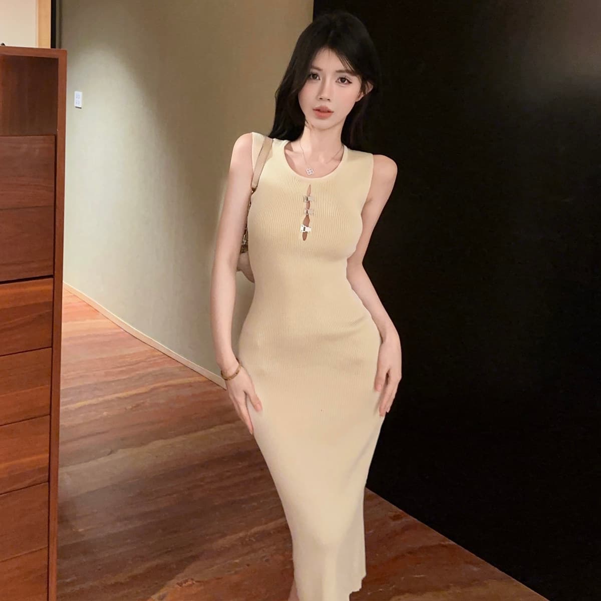프랑스식 섹시함 홀로우 아웃 라운드 넥 니트 드레스 하이웨이스트 패션 몸매 가꾸기 슬림해 보이는 민소매 중간 길이 타이트 스커트 조끼 스커트 상세 이미지 3