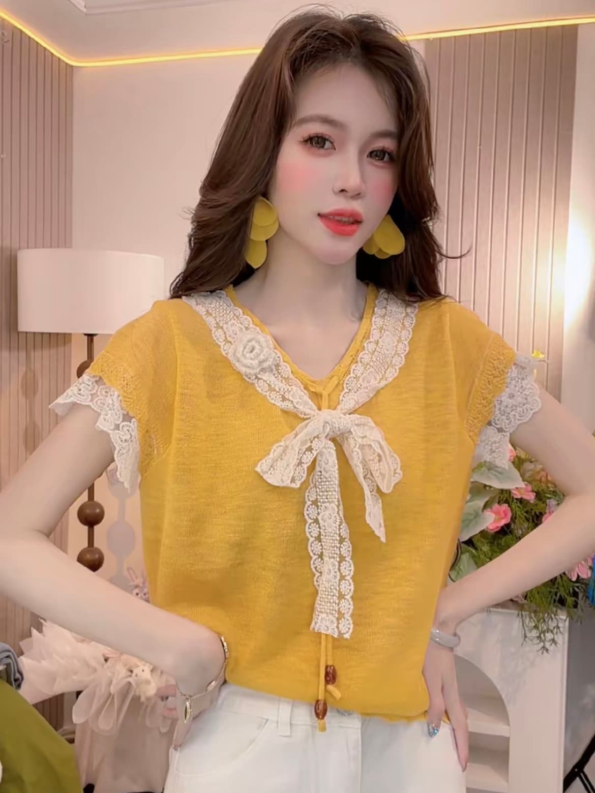 한 부서 달콤한 스타일 황색 연령 감소 레이스 조각 레이스업 반팔 티셔츠 디자인 센스 다용도 얇은 스타일 니트 맨위 상세 이미지 4
