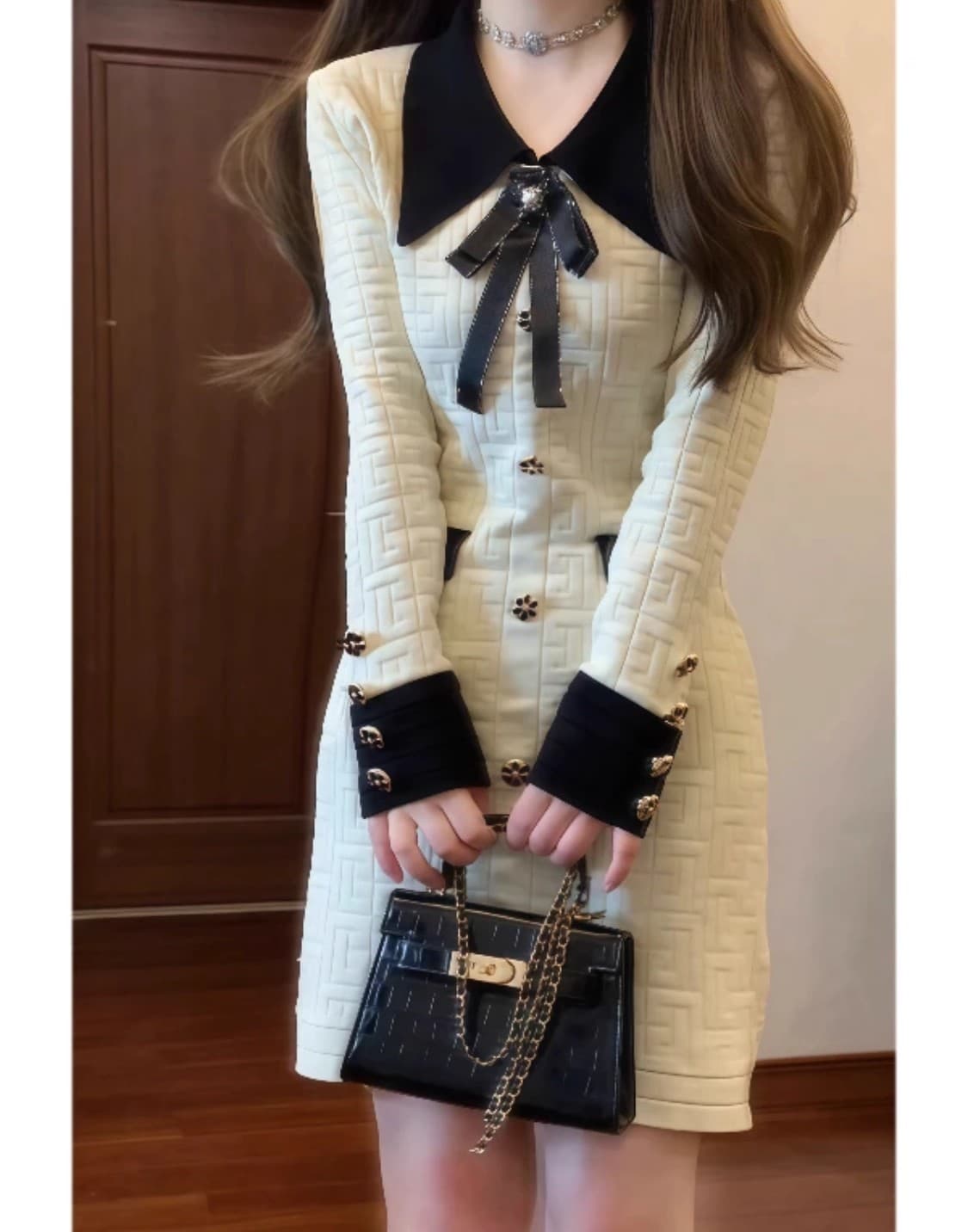 명문 여성 팬 품격 느긋한 바람 몸매 가꾸기 드레스 2026 년 가을 패션 나비 매듭 만나는 니트 원피스 아이들 상세 이미지 2