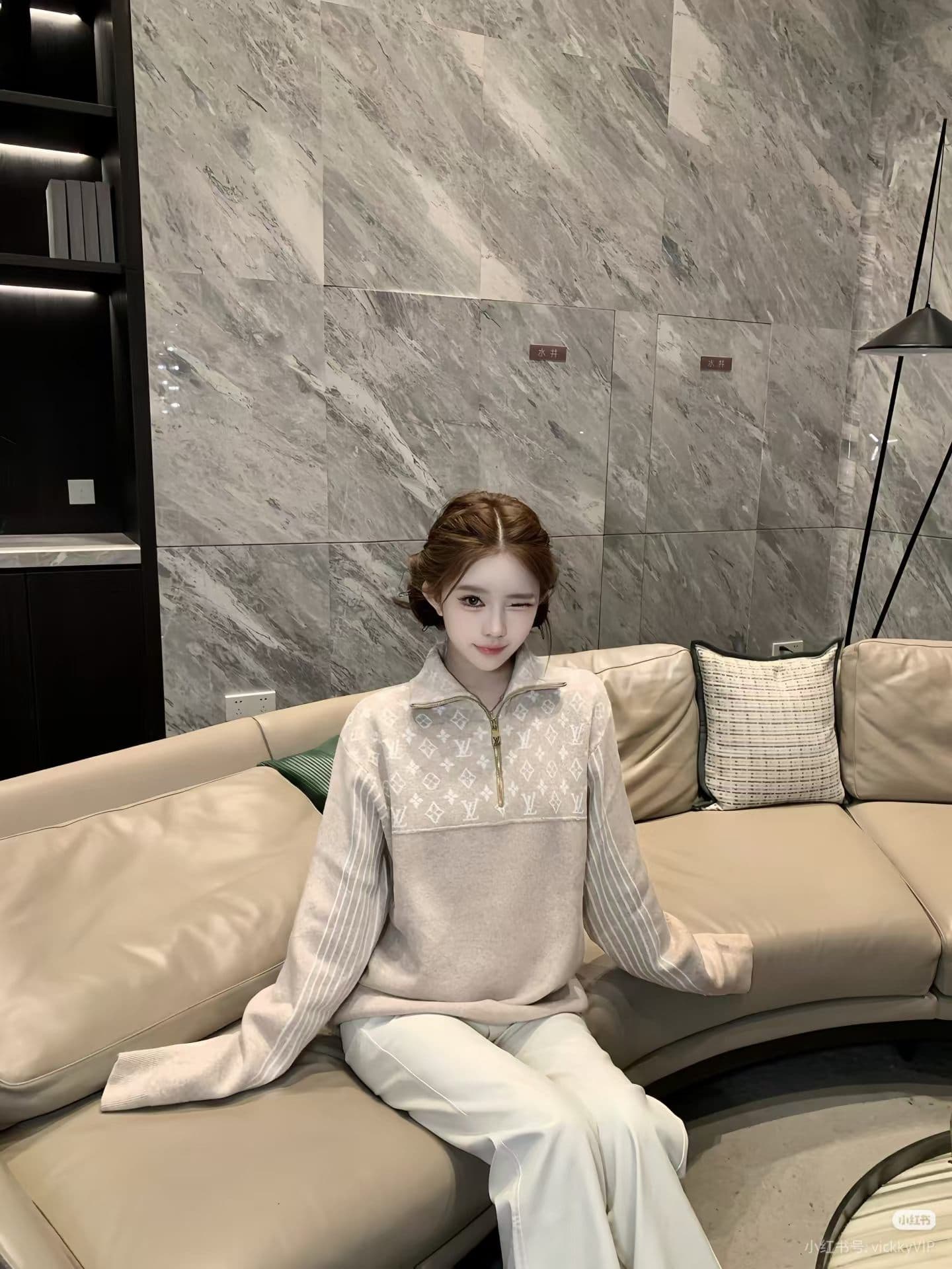2026 이른 가을 새로운 여자 패션 캐주얼 다용도 폴로 칼라 긴팔 니트 스웨터 루즈핏 슬림해 보이는 맨위 슈 상세 이미지 1