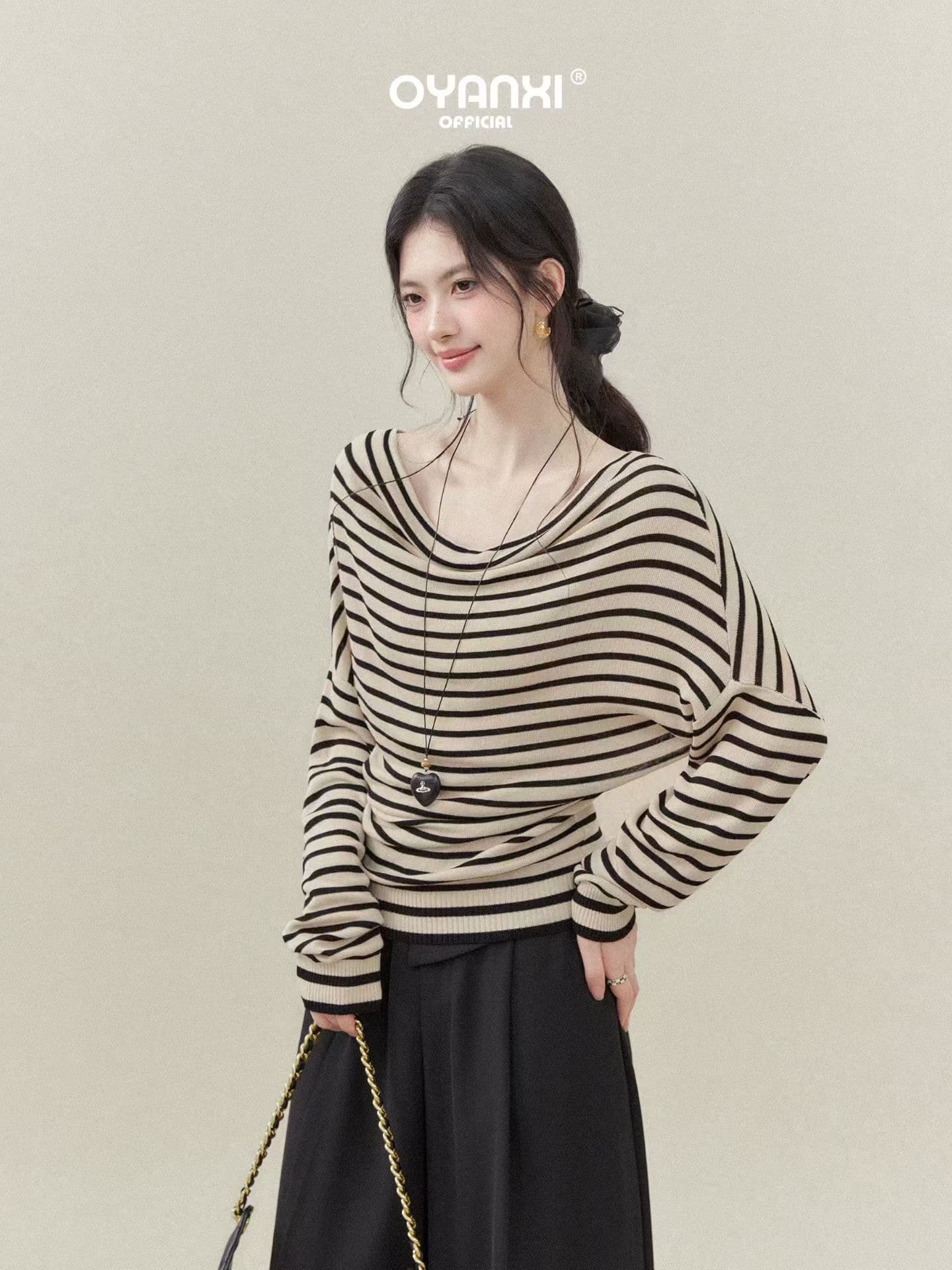 한 부서 chic 흑백 줄무늬 비스듬한 어깨 의류 여성 고급 센스 이른 가을 새로운 긴팔 티셔츠 디자인 센스 작은 대중 이미지 3
