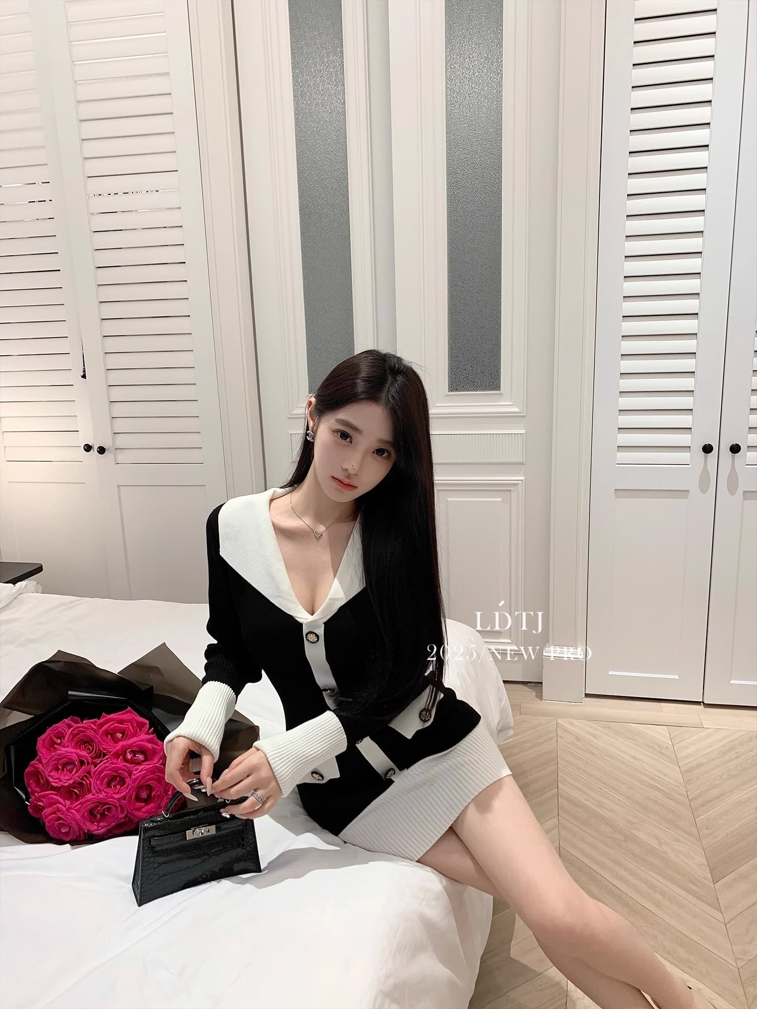 ldtj 높음 세트 흑인과 백인 콘체르토 가을 명문 여성 품격 배색 V넥 몸매 가꾸기 긴팔 니트 여성 드레스 상세 이미지 7