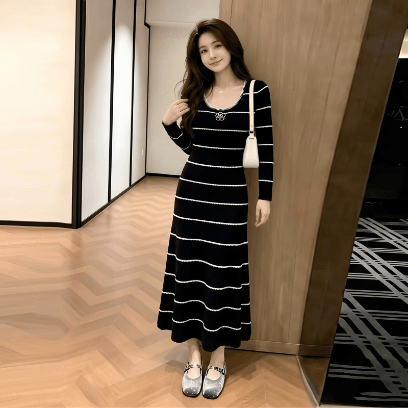 배색 스트라이프 니트 V넥 여성 드레스 2026 가을 겨울 새로운 몸매 가꾸기 슬림해 보이는 프랑스식 품격 길다 치마 상세 이미지 1