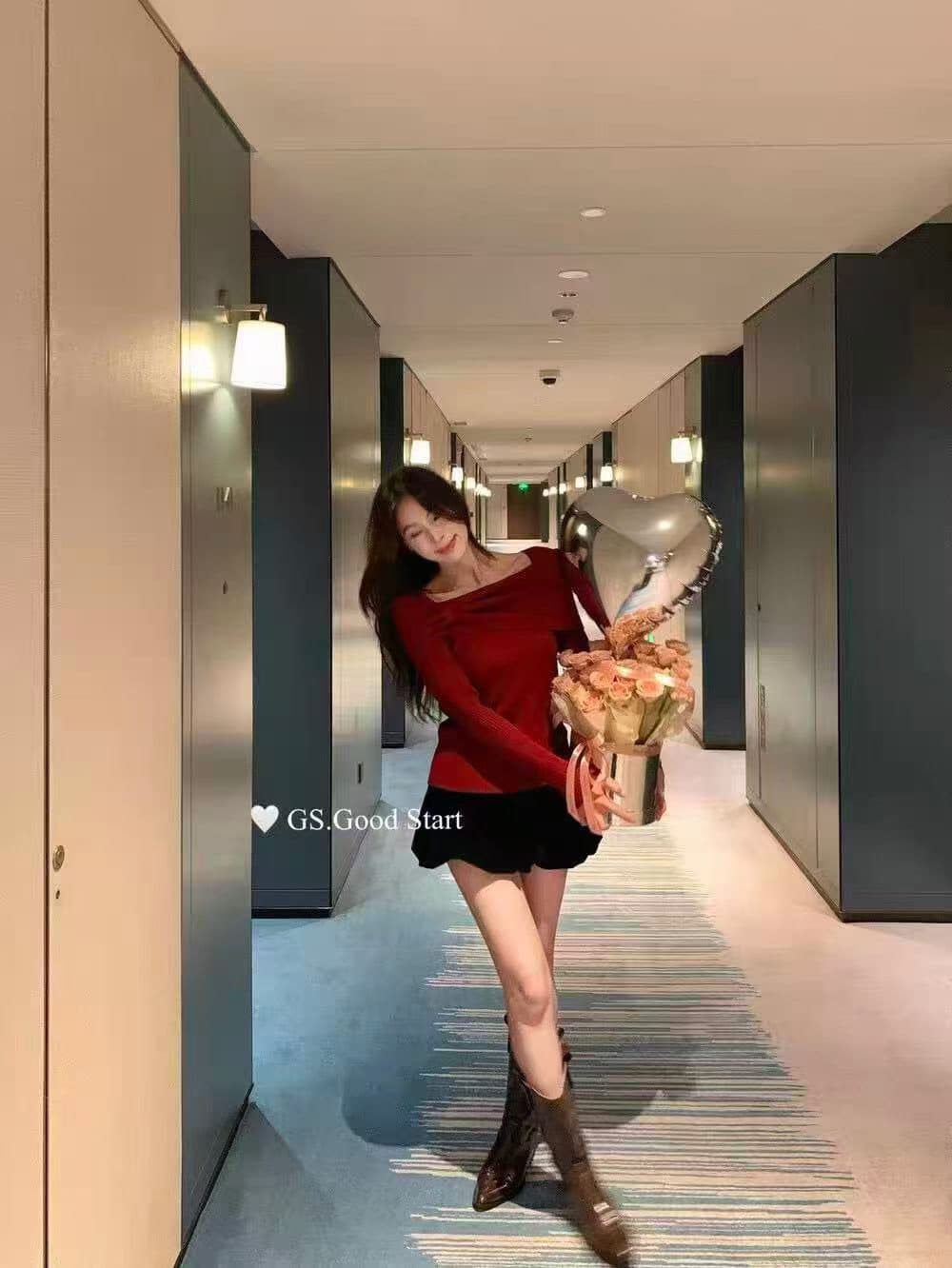 자이언트 잘 생긴 ~ 중 이른 가을 착용 가져 가라. 비틀림 오프숄더 니트 스웨터 여성 디자인 센스 작은 대중 고유 한 아름다운 긴팔 맨위 상세 이미지 9