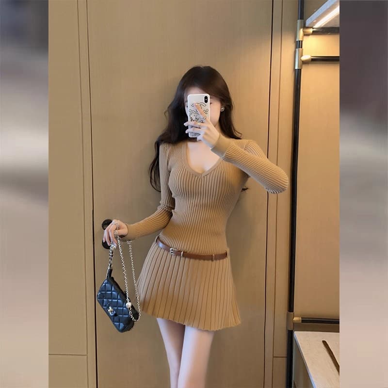 2026 이른 가을 새로운 프랑스식 카키 색 니트 허리 수축 여성 드레스 레트로 빛 요리 한 바람 몸매 가꾸기 만나는 미니 스커트 이미지 2