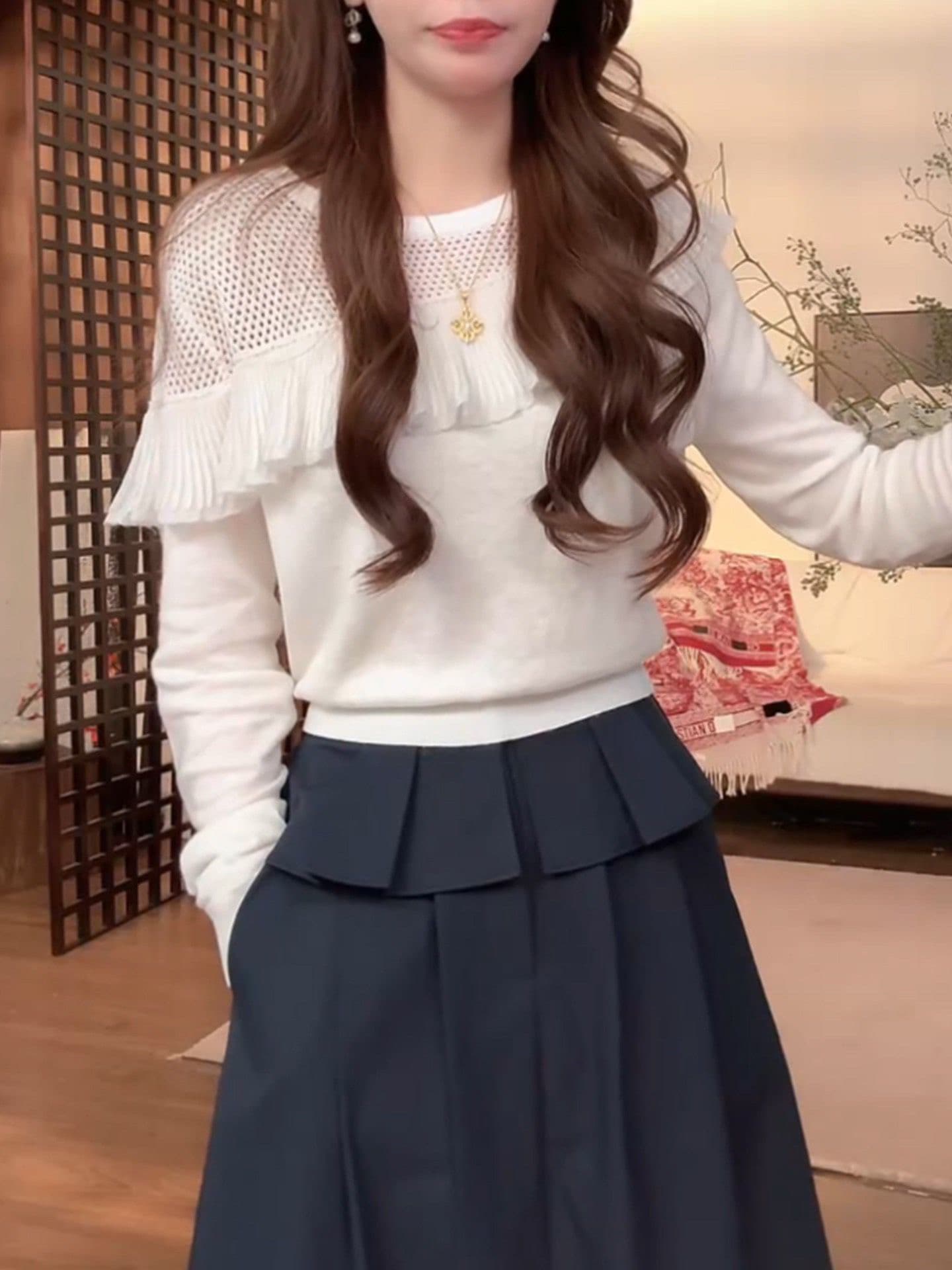 프릴 홀로우 아웃 화이트 긴팔 니트 스웨터 여성 2026 조기 가을 새로운 Chic 연령 감소 품격 만나는 맨위 이미지 4