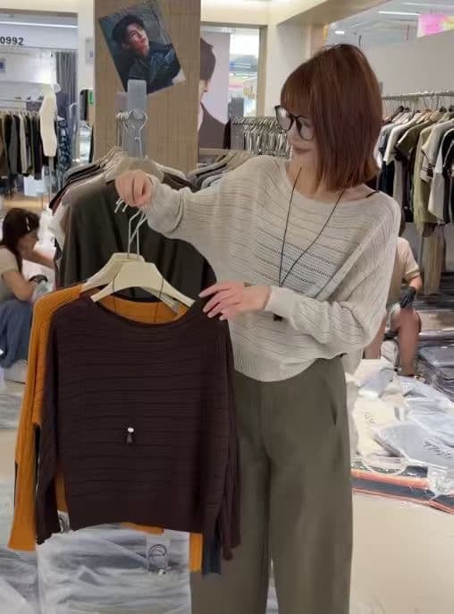 vi+ 홈 한 부서 홀로우 아웃 와이드 칼라 긴팔 니트 스웨터 경기 목걸이 포함 3.6 양모 상세 이미지 6