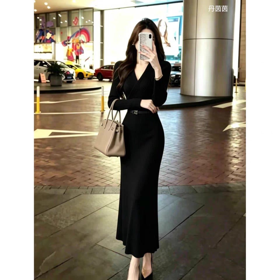 빛 요리 한 우아함 바람 V넥 긴팔 여성 드레스 2026 가을 겨울철 허리 수축 슬림해 보이는 품격 두꺼운 타이트 스커트 롱 스커트 이미지 3
