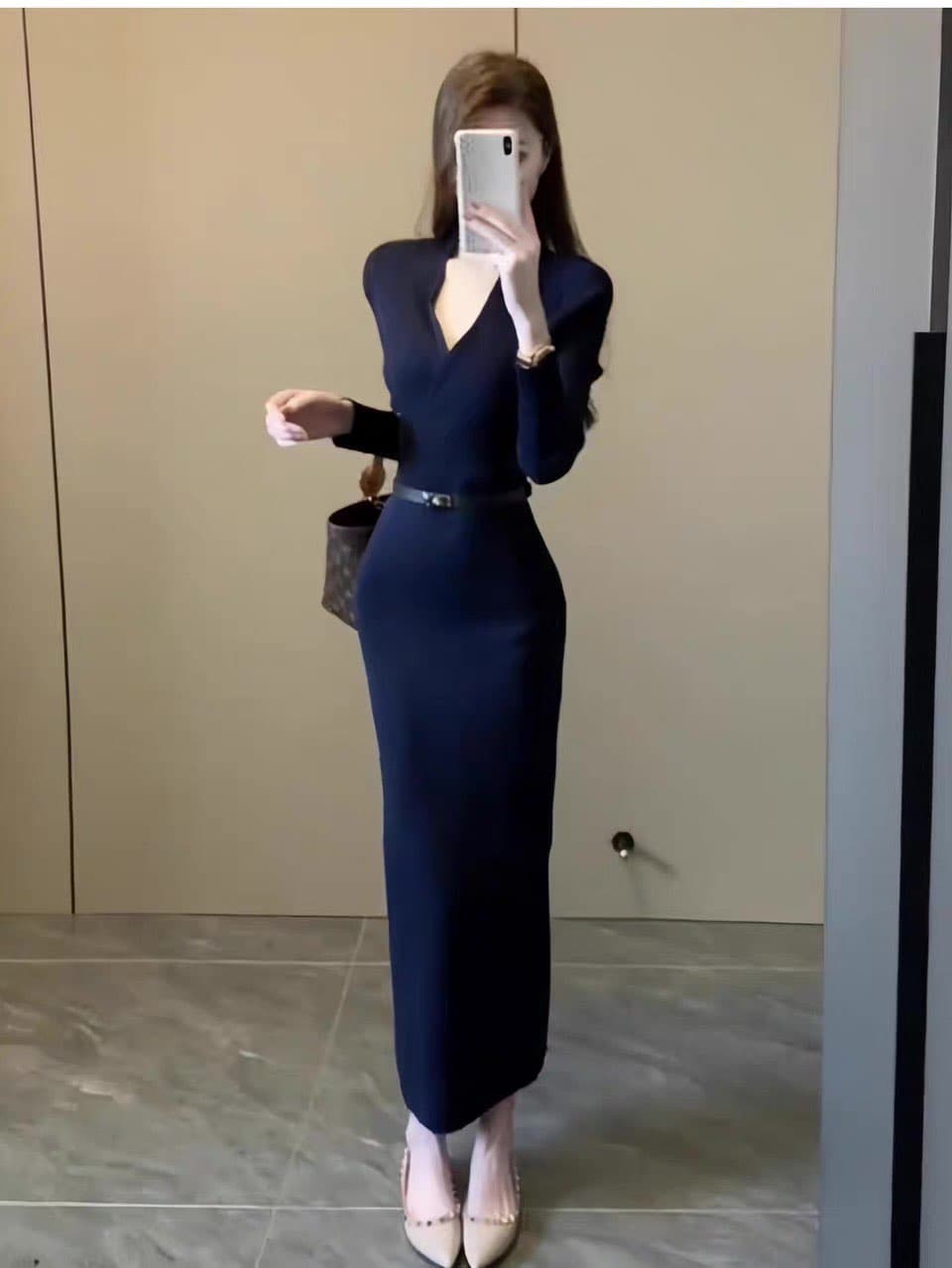 빛 요리 한 우아함 바람 V넥 긴팔 여성 드레스 2026 가을 겨울철 허리 수축 슬림해 보이는 품격 두꺼운 타이트 스커트 롱 스커트 상세 이미지 14