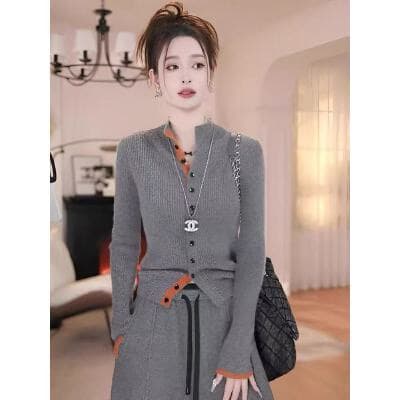 배색 페이크 레이어드 니트 스웨터 여성 2026 새로운 겨울 고급 센스 패션 슬림해 보이는 다용도 스웨터 오픈 가디건 맨위 상세 이미지 2