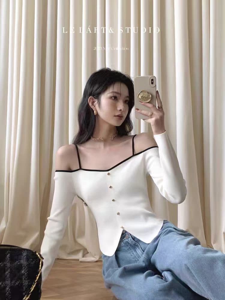 가을 새로운 디자인 센스 순수한 욕망 보트넥 오프숄더 패치워크 색상 단추 긴팔 맨위 여성