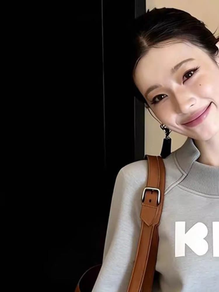 아메리칸 레트로 회색 불규칙 몸매 가꾸기 쇼트 스타일 맨위 디자인 센스 가을 겨울 알파벳 프린트 긴팔 긍정적 인 어깨 후드티 상세 이미지 3
