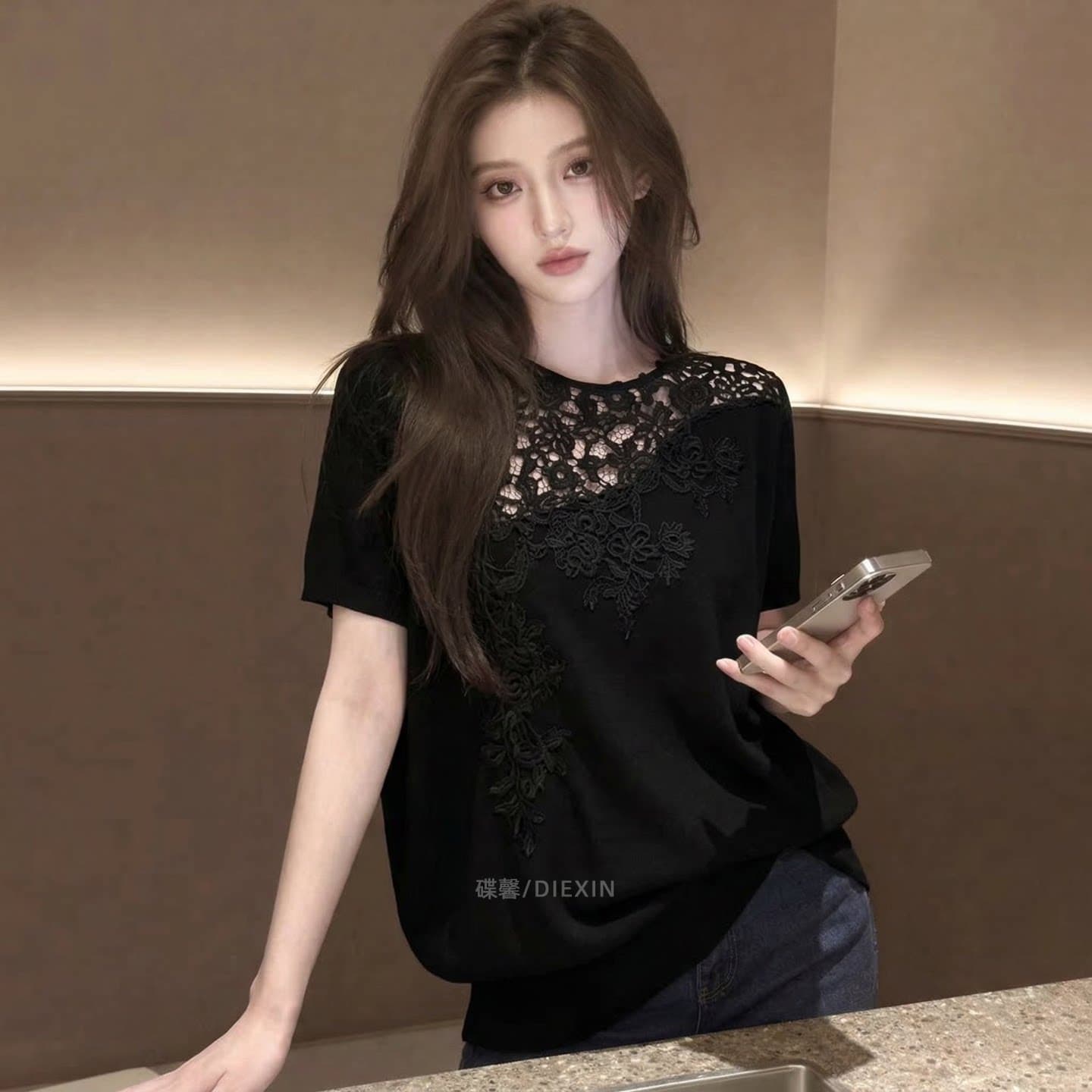 2026 여름 새로운 프랑스식 품격 검정색 레이스 조각 반팔 티셔츠 여성 슬림해 보이는 고급 빅 사이즈 맨위 상세 이미지 7