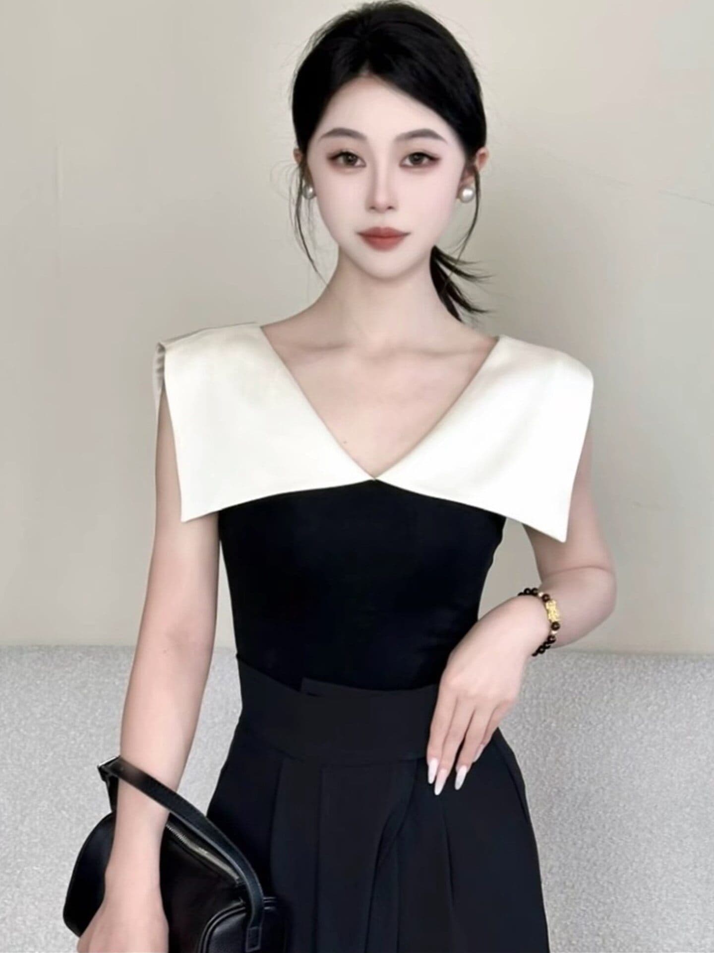 프랑스식 품격 배색 폴로 칼라 민소매 맨위 2026 여름 새로운 캐주얼 다용도 로얄 자매 몸매 가꾸기 조끼 여성 의류 상세 이미지 2