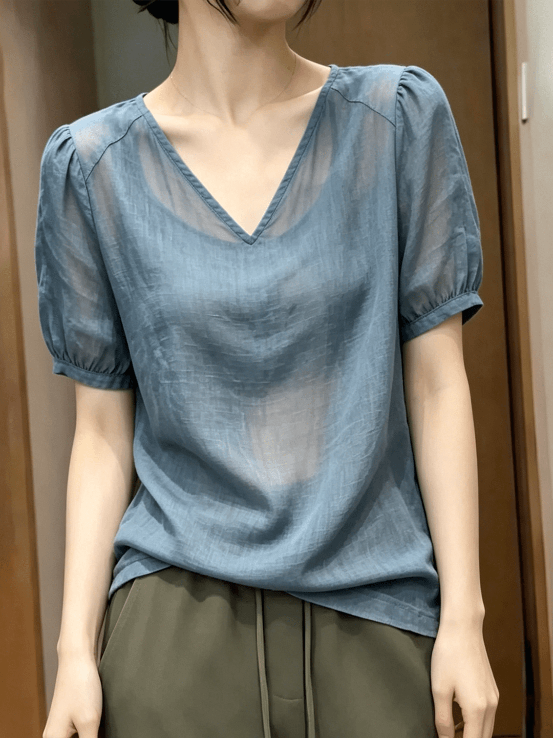 유럽 상품 고급 대기 Chic 홀로우 아웃 캐주얼 맨위 여성 2026 여름 새로운 빛 럭셔리 바람 파란색 부드러운 작은 셔츠 상세 이미지 5