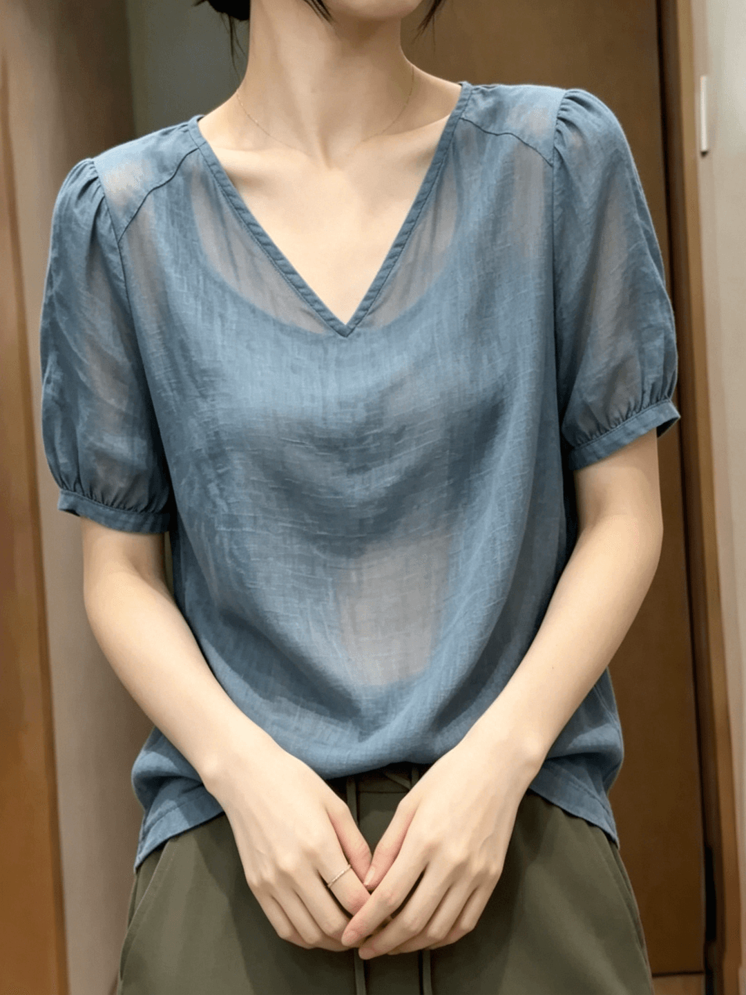 유럽 상품 고급 대기 Chic 홀로우 아웃 캐주얼 맨위 여성 2026 여름 새로운 빛 럭셔리 바람 파란색 부드러운 작은 셔츠 상세 이미지 6