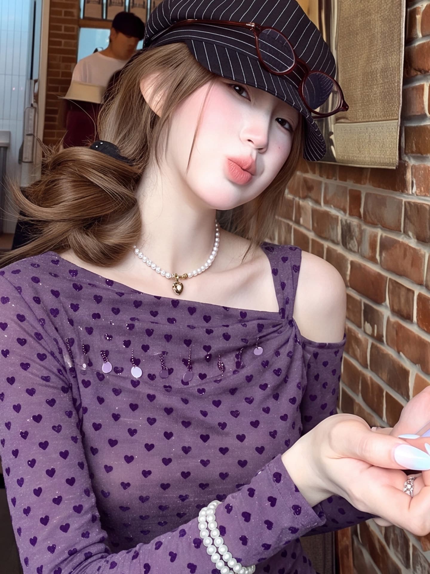 작은 키 보라색 도트 무늬 비스듬한 칼라 오프숄더 긴팔 티셔츠 여성 여름 슬립 외부 가져 가라. 얇고 가벼운 자외선 차단 블라우스 맨위 상세 이미지 7