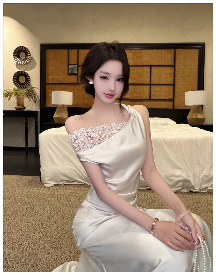 실사 프랑스식 부유 한 가족 천 골드 화이트 새틴 빛 예복 몸매 가꾸기 허리 수축 비스듬한 어깨 민소매 여성 드레스 여름 새로운 상세 이미지 7