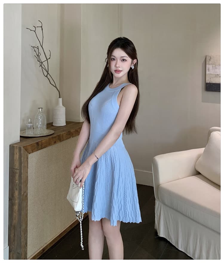 프랑스식 고급 센스 파란색 민소매 행침 목 여성 드레스 여름 새로운 슈퍼 잘 생긴 허리 수축 a 단어 단어별로 니트 원피스 상세 이미지 13