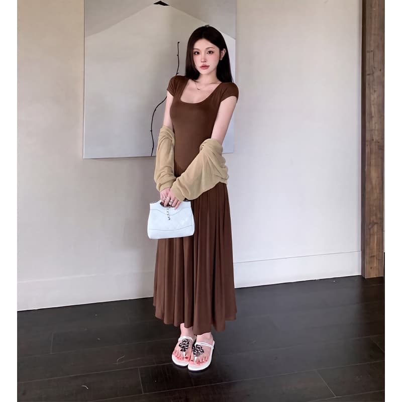 2026 이른 가을 착용 가져 가라. 전체 집합 순수한 욕망 바람 오픈 가디건 반팔 여성 드레스 부드러운 바람 허리 수축 슬림해 보이는 투피스 세트 이미지 3