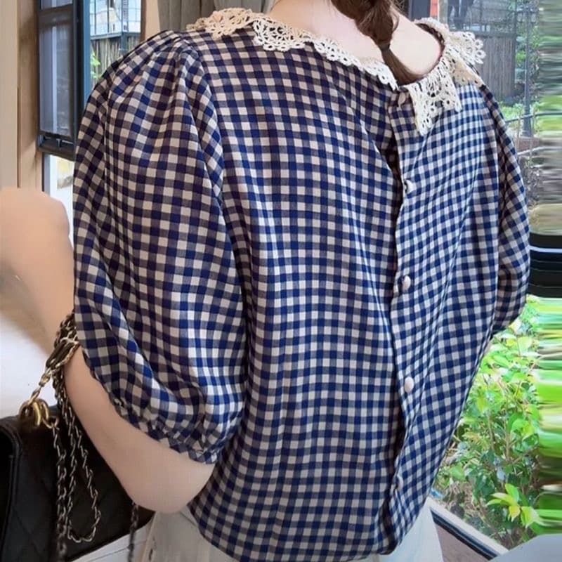 레이스 레이스 라운드 넥 체크무늬 베이비 칼라 여성 셔츠 2026 여름 패션 품격 연령 감소 다용도 반팔 셔츠 이미지 2